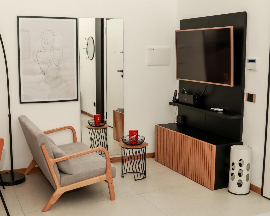 Dislocati Bnb - Jacuzzi Privata - Cucina - Tv60" - Minimal Luxury Marigliano Kültér fotó