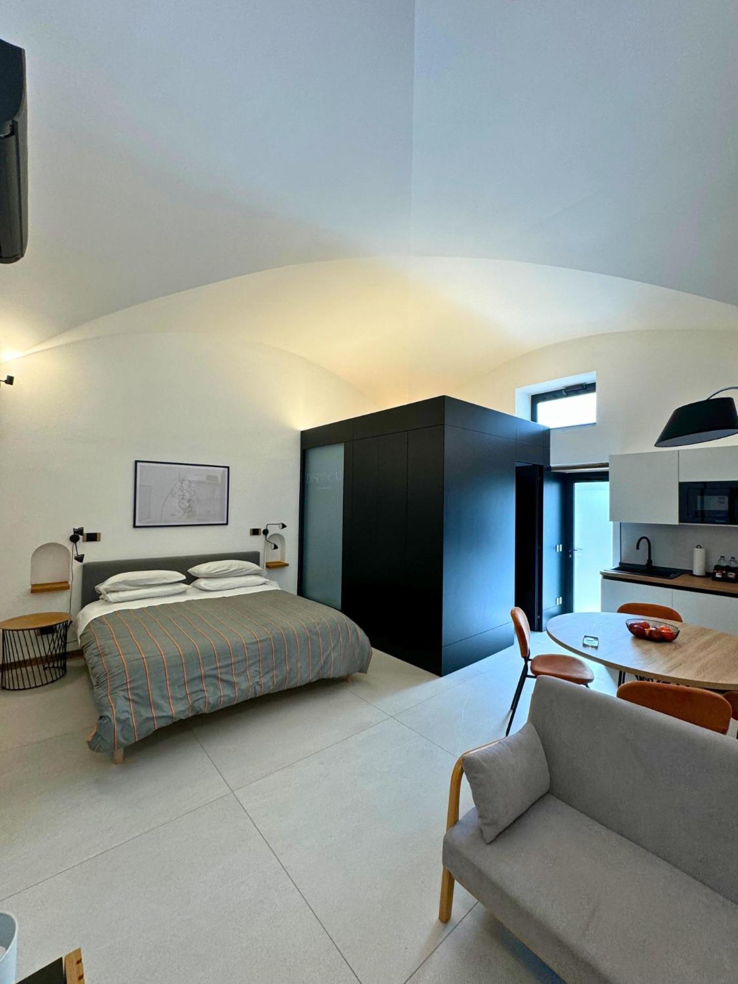 Dislocati Bnb - Jacuzzi Privata - Cucina - Tv60" - Minimal Luxury Marigliano Kültér fotó