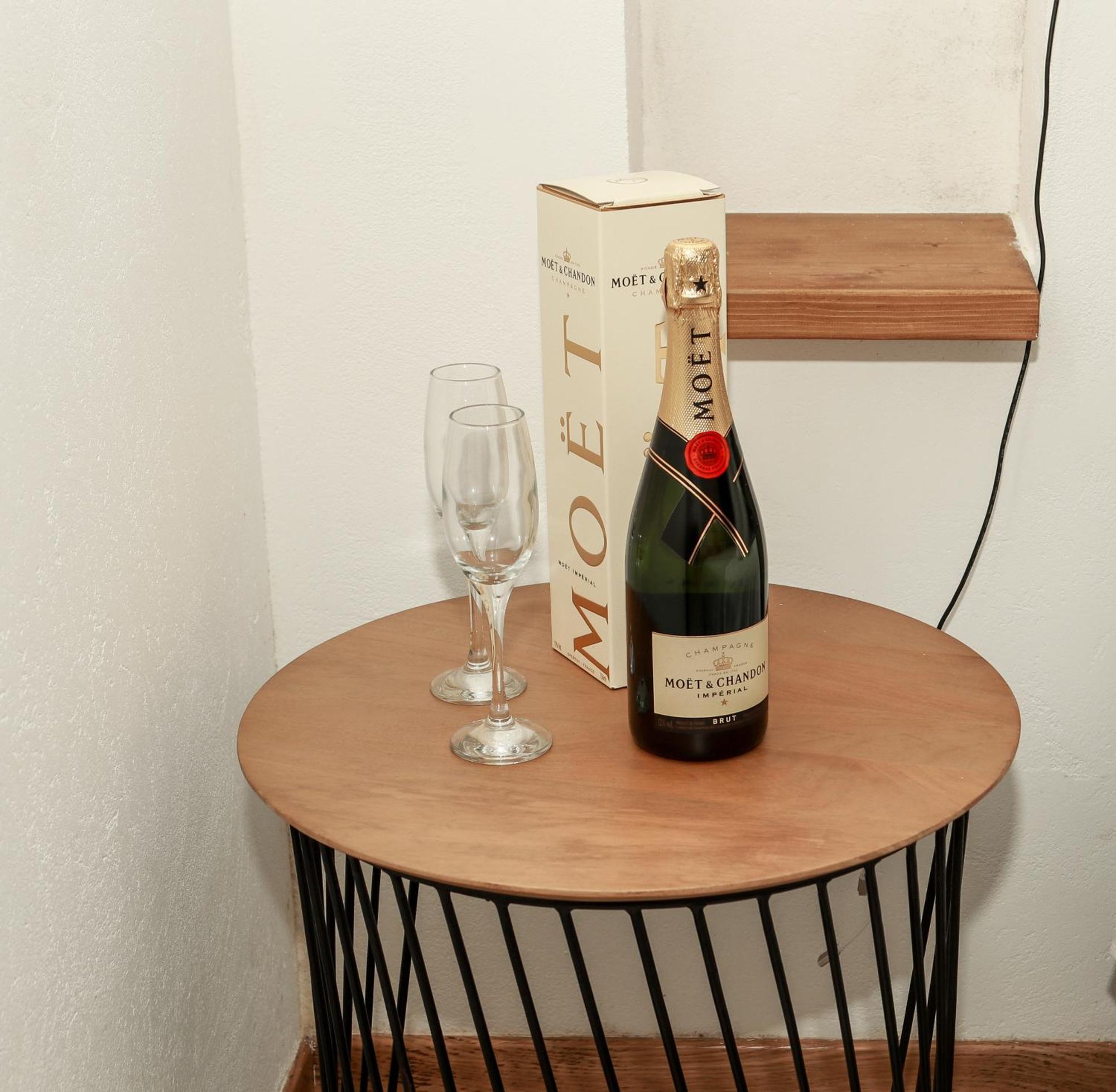 Dislocati Bnb - Jacuzzi Privata - Cucina - Tv60" - Minimal Luxury Marigliano Kültér fotó